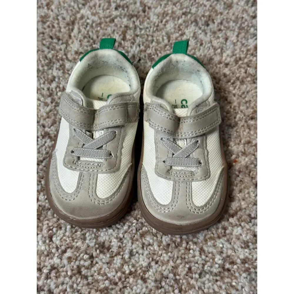 Carters baby/Toddler shoes, sneakers, size 4, White, Elastic laces